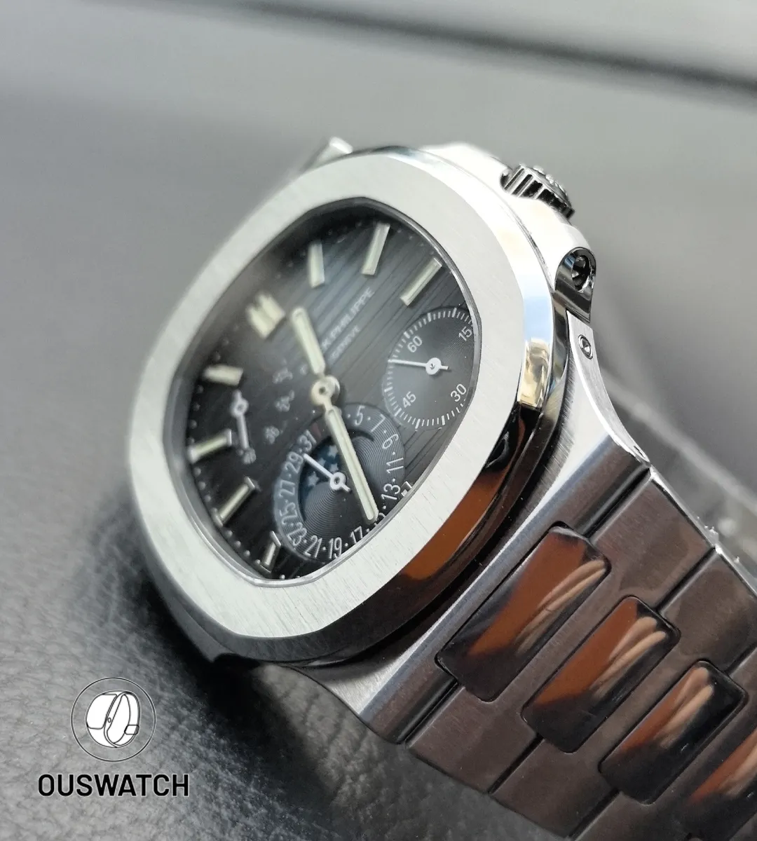 Patek Philippe Nautilus 57121A 001 40mm Blue Dial – Case and Bracelet Connection Close up