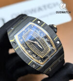 120° dial close-up that reveals layered textures, subtle finishes and the watch’s feminine proportioning.