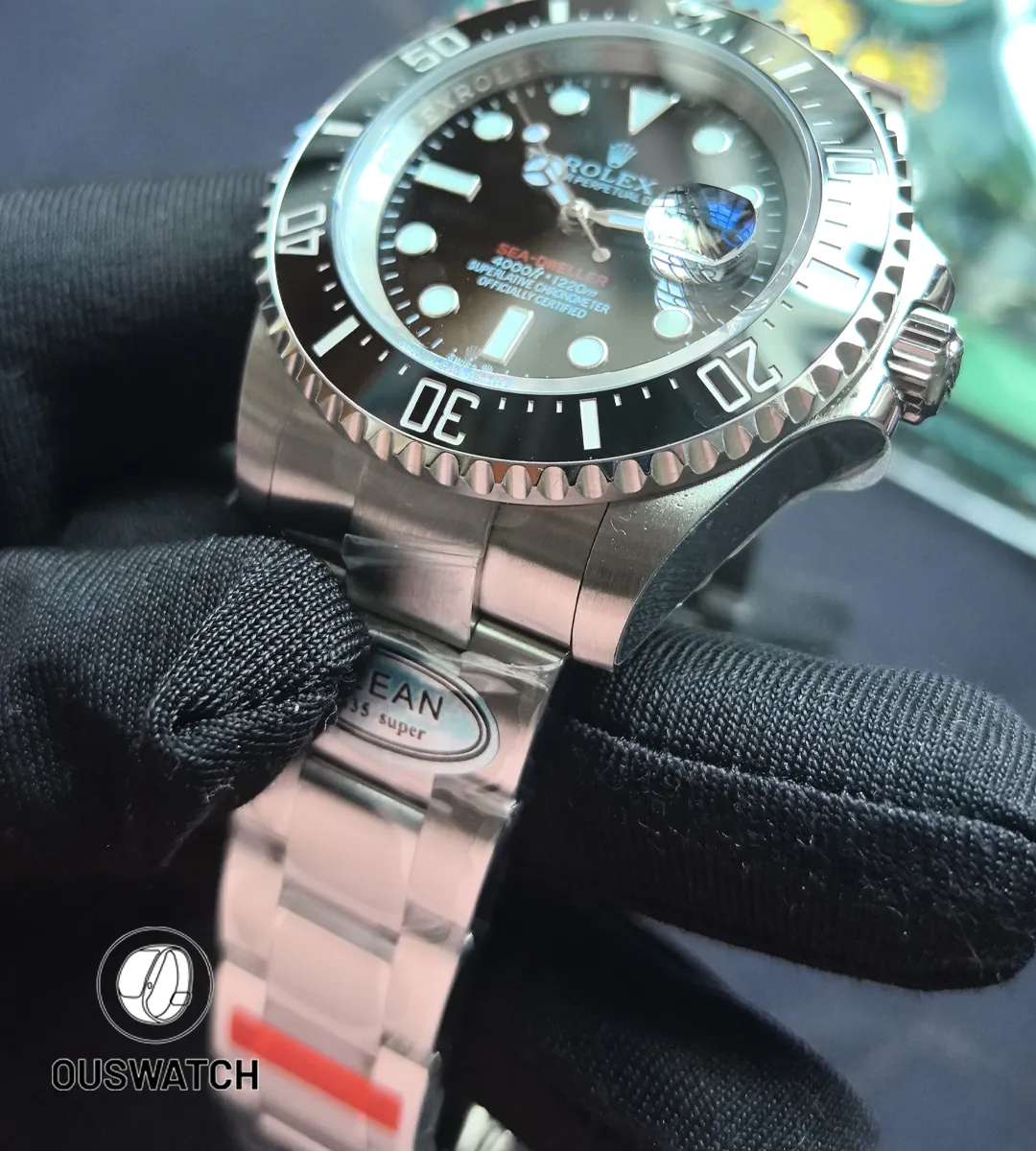 Composition showing the seamless join between the ceramic bezel and the oyster-style bracelet links.