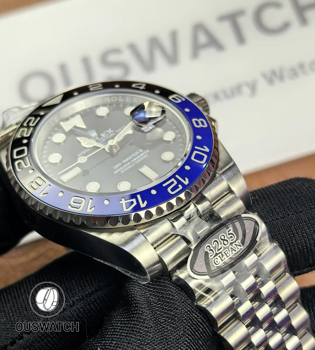 130° angle view of the stainless steel case and Jubilee bracelet on Rolex GMT-Master II 126710BLNR.