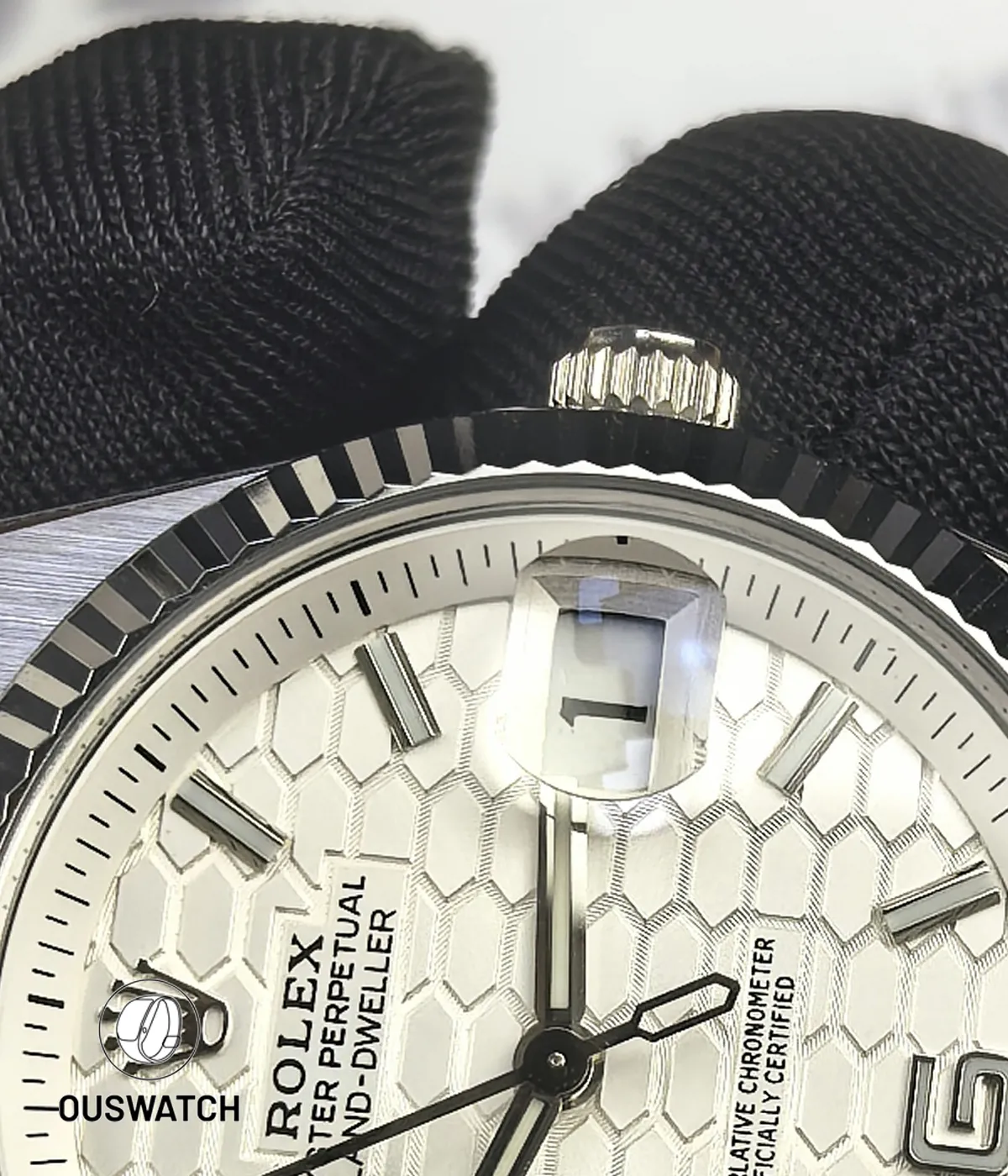 Date window close-up on Rolex Land-Dweller 127334-0001, highlighting the magnified date display.