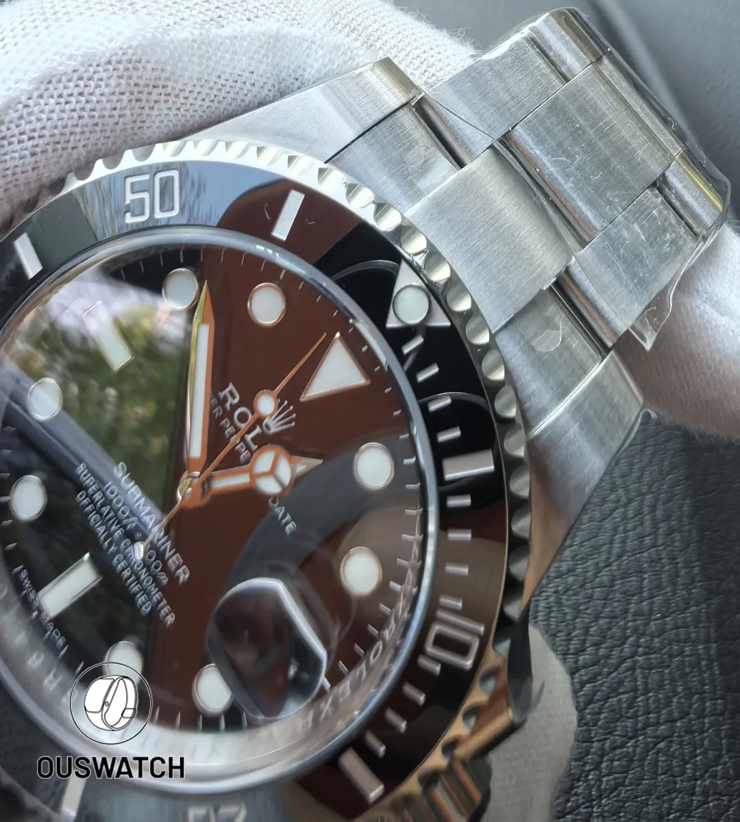 75° angled presentation capturing bezel curvature and case profile for a dynamic, three-dimensional look.