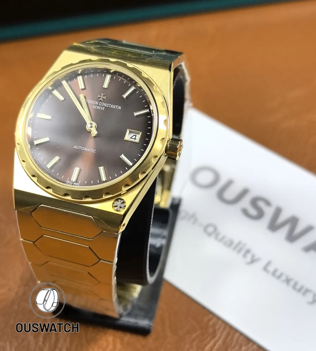 75° angled shot of the Historiques 222 highlighting bezel profile and the brown dial’s sunburst texture.