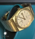 Close-up of the Historiques 222 case meeting the dial, revealing applied indices and precise bezel chamfering.