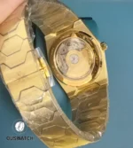 Integrated yellow-gold bracelet of the Historiques 222 displayed flat to show link architecture and finish.