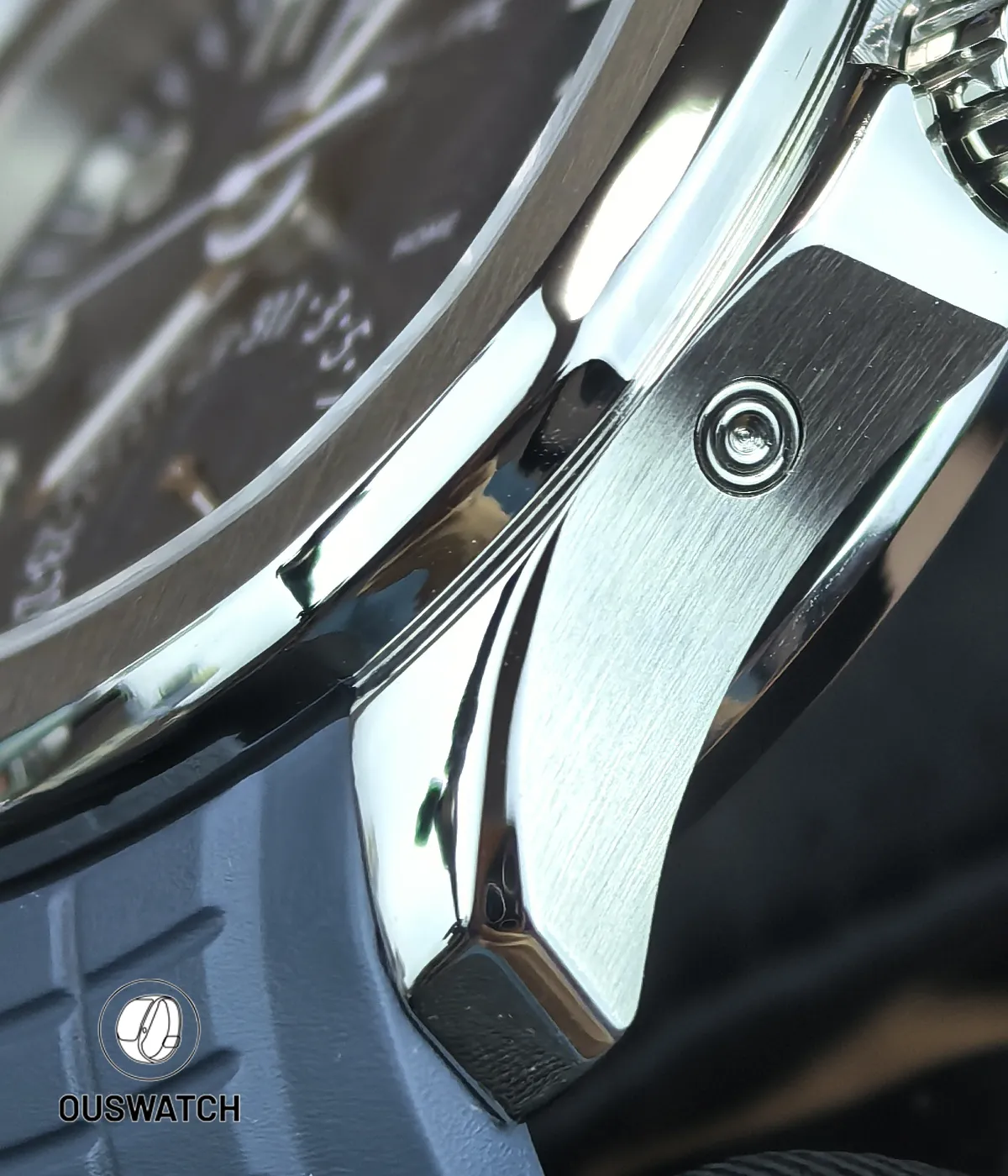 Detailed study of the Aquanaut case surfaces, showcasing brushed flanks and precision chamfers.