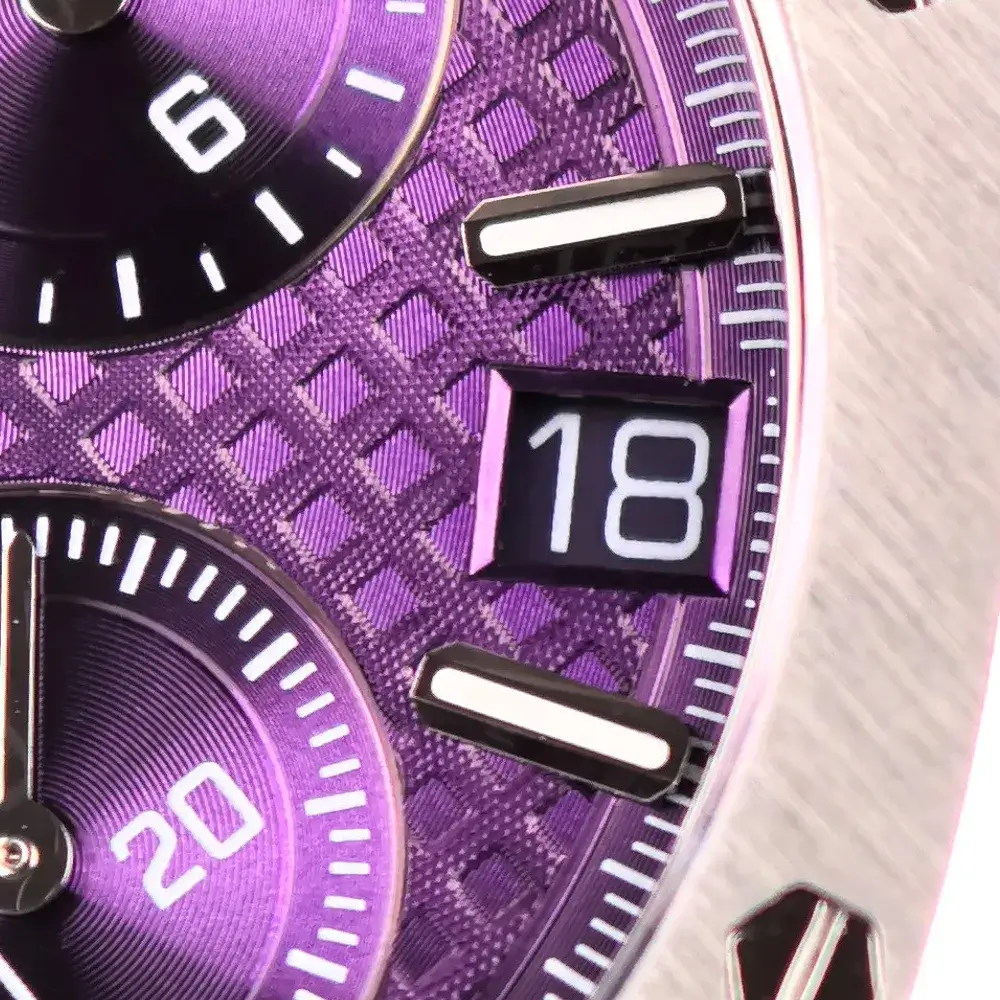 QC close-up image of watch date window, showing date alignment, font clarity, and window finishing