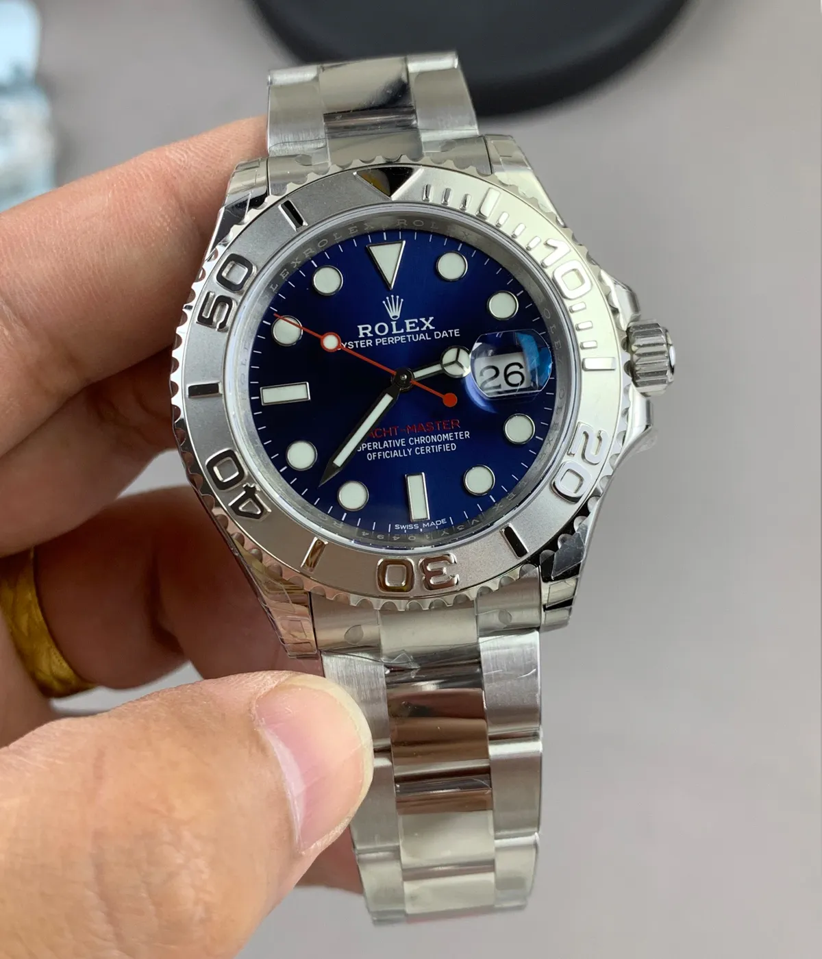 Angled view of the Rolex Yacht-Master 40 126622 showing the silver-tone case and blue dial.