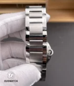 Stainless steel bracelet with brushed and polished finishing on the WSBB0071 green dial model.