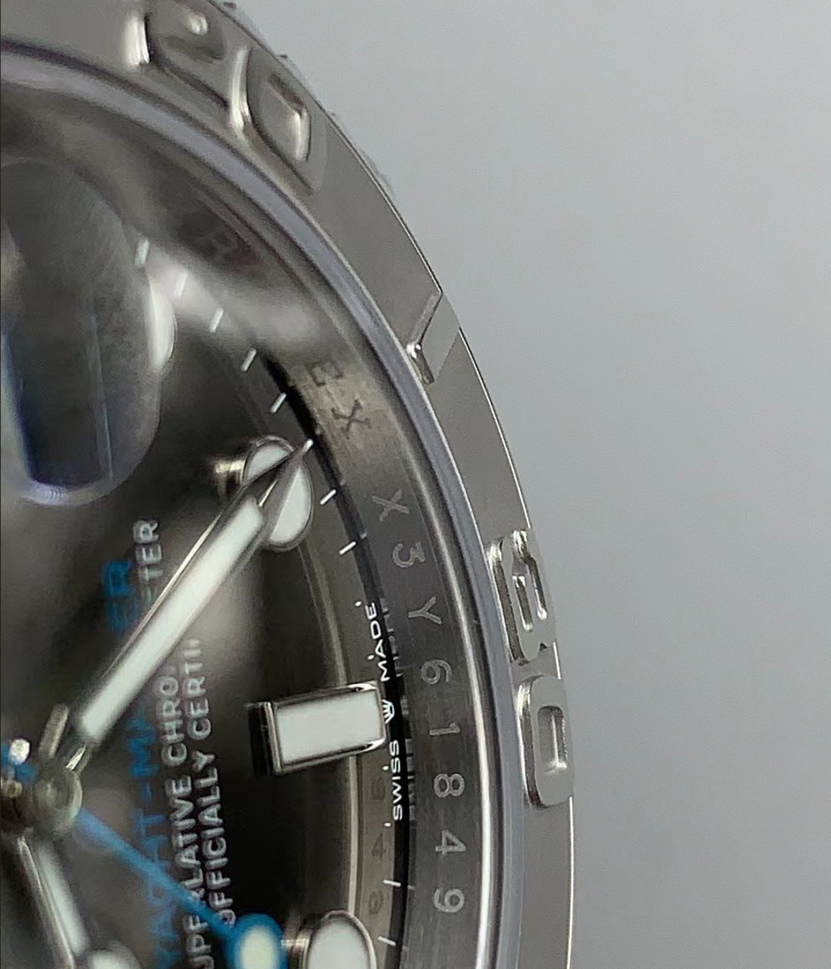 Inner rehaut engraving detail on the Rolex Yacht-Master 40 126622 rhodium dial super clone.